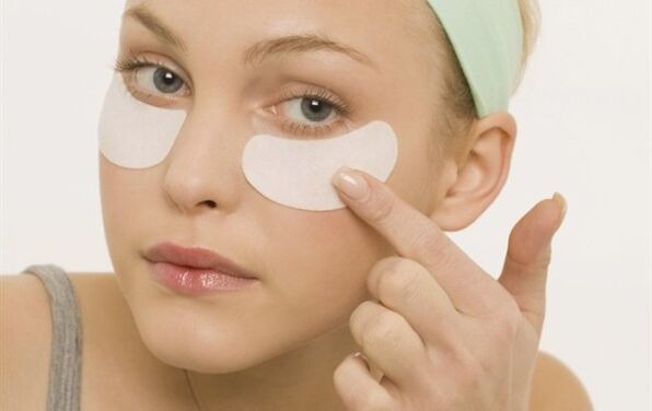 Αναζωογόνηση του δέρματος γύρω από τα μάτια με γύψο
