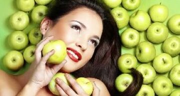 Μάσκα μήλου για αναζωογόνηση του δέρματος γύρω από τα μάτια